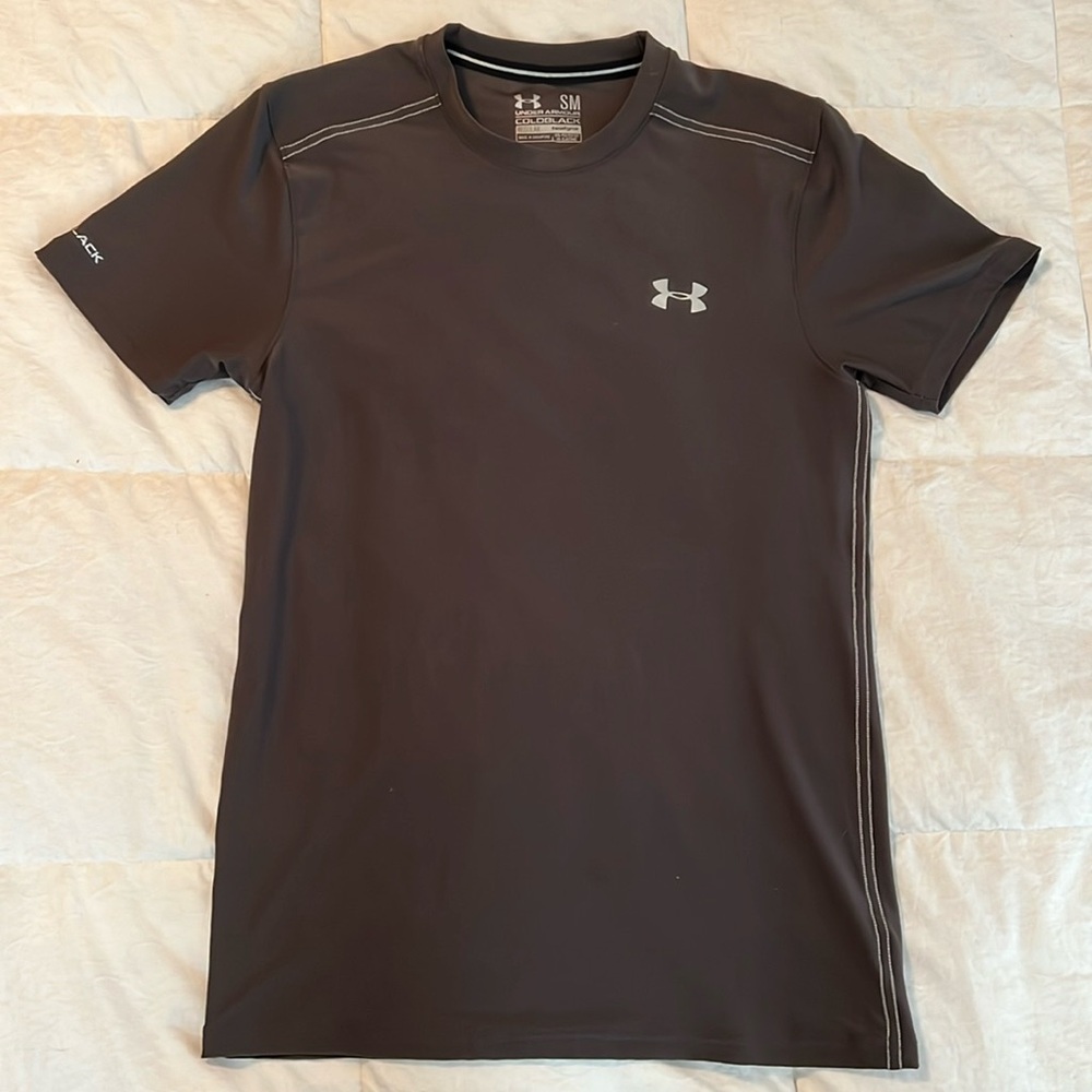 New without tags, men’s Under Armour cold black heat gear T-shirt. Size small.